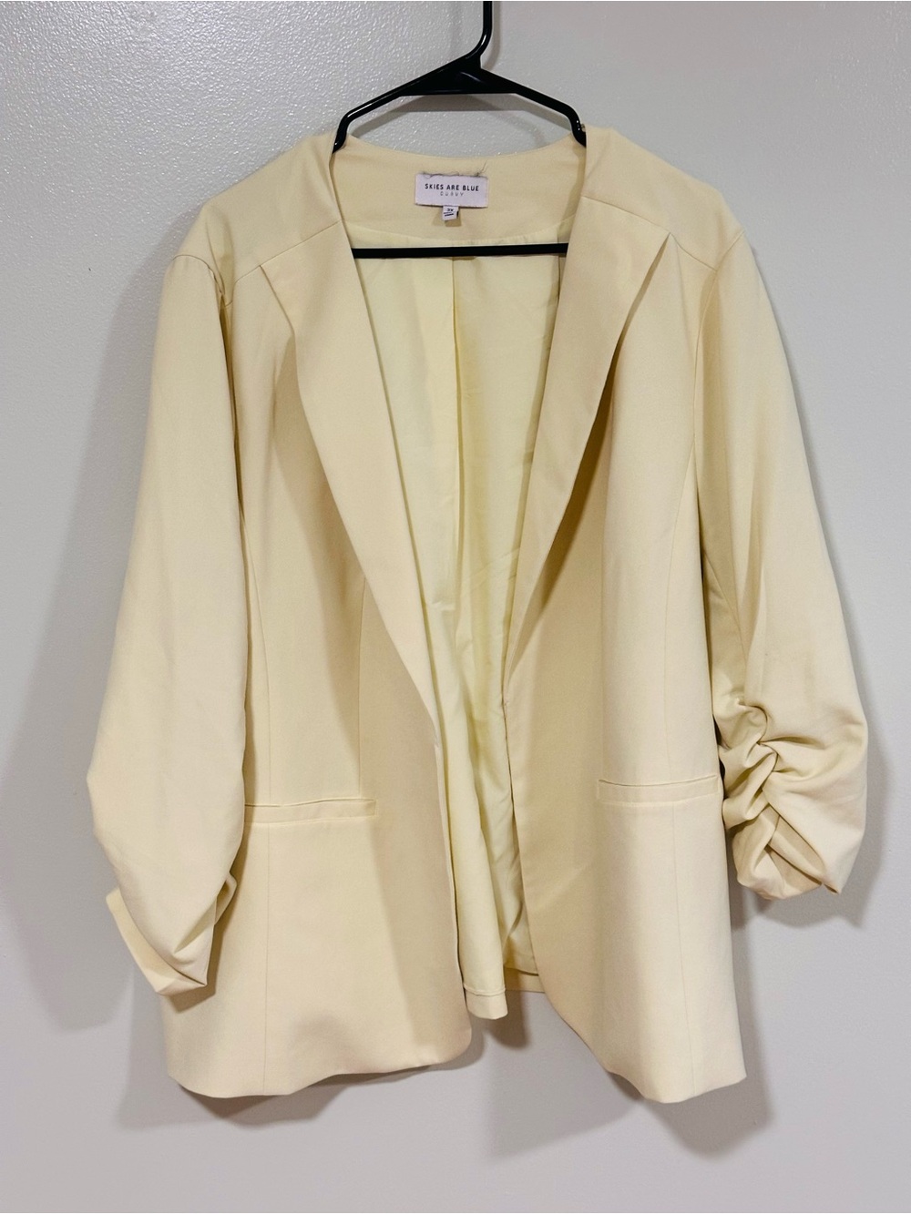 Skies Are Blue Curvy Open Front Ruched Sleeve Blazer
